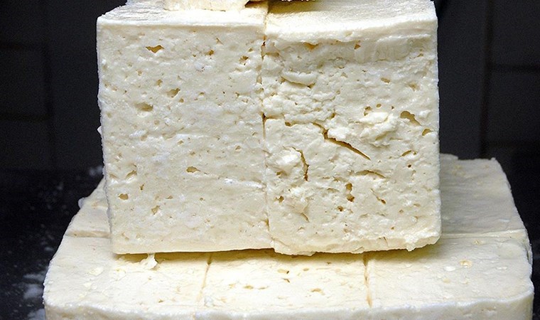 Ünlü peynir markası acil olarak marketlerden toplatılıyor