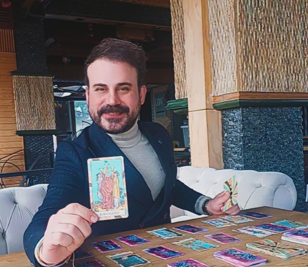 The.Barlas Yanılmadı: Sosyal Medyaya İlk Tarotu Getiren The.Barlas, Yatırımların ve Müziğin Geleceğini Şekillendiriyor