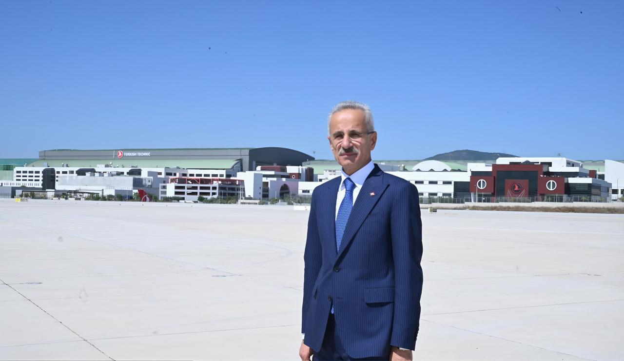 Bakan Uraloğlu: Uçuşta powerbank kullanımının yasaklanmasını tavsiye ettik