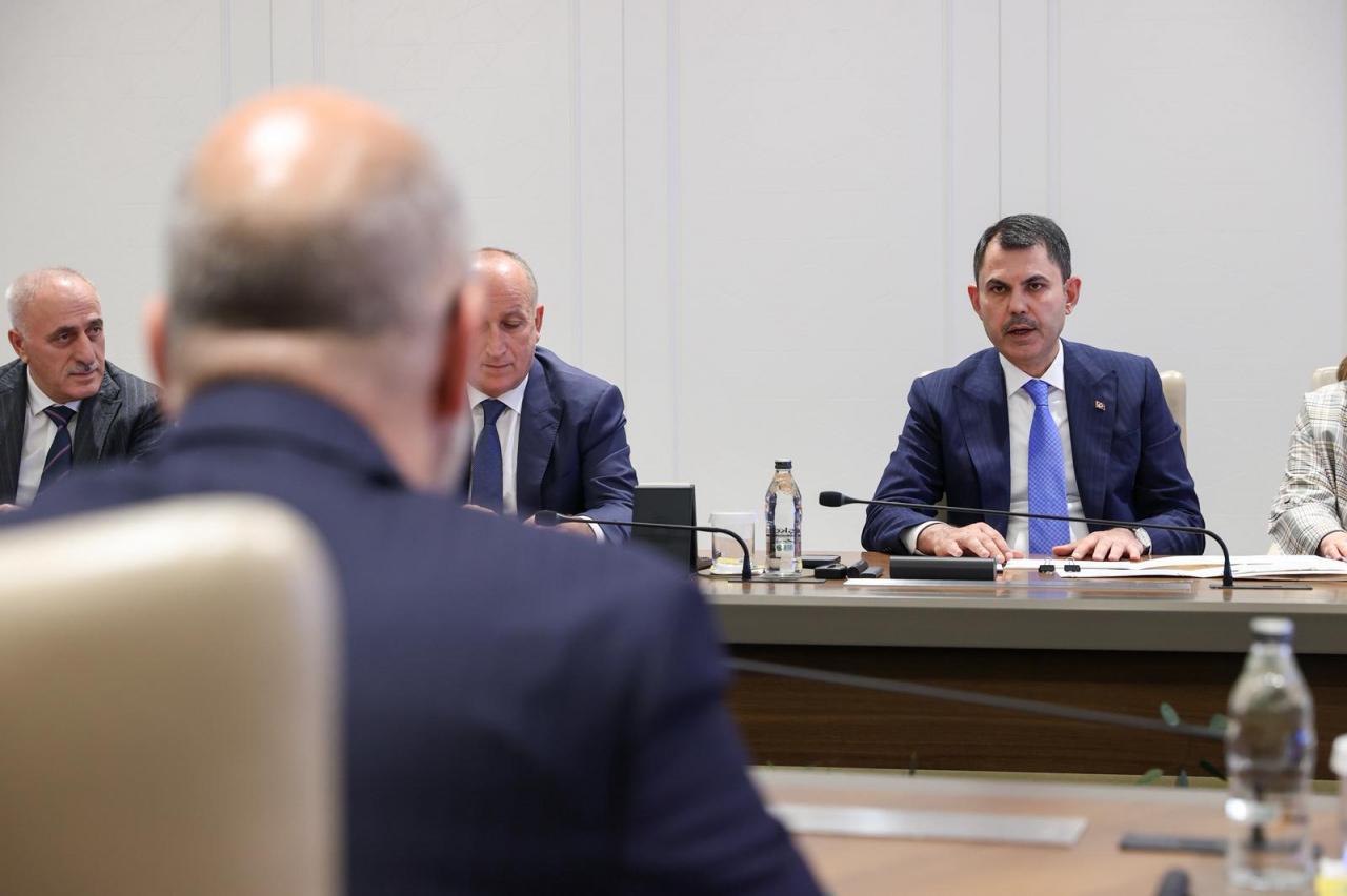 Portekizli Bakan deprem bölgesindeki çalışmalara hayran kaldı