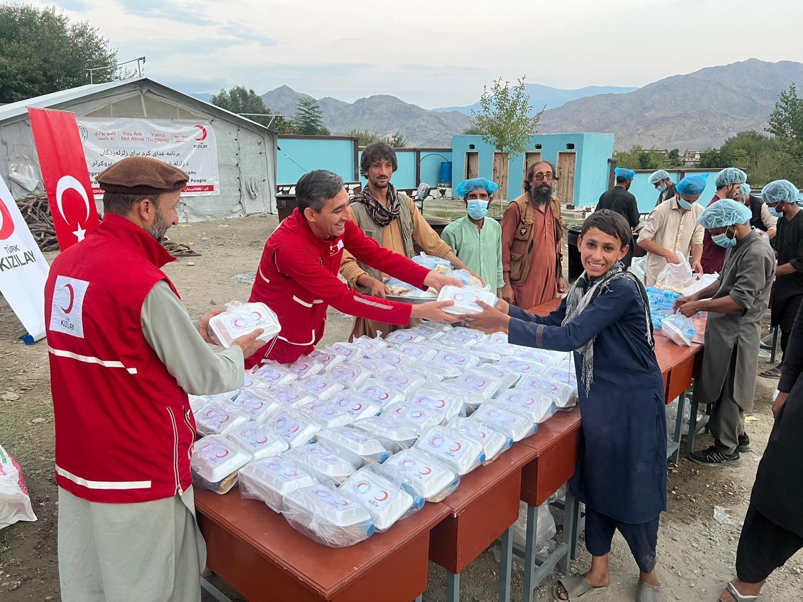 Türk Kızılay’dan Afganistan’da meydana gelen 6,0 büyüklüğündeki deprem sonrası yardım