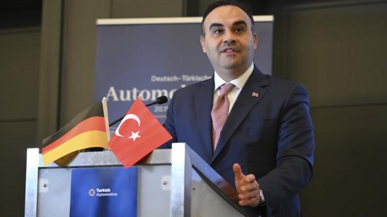 Bakan Kacır’dan Alman otomotiv devlerine Türkiye’ye yatırım çağrısı