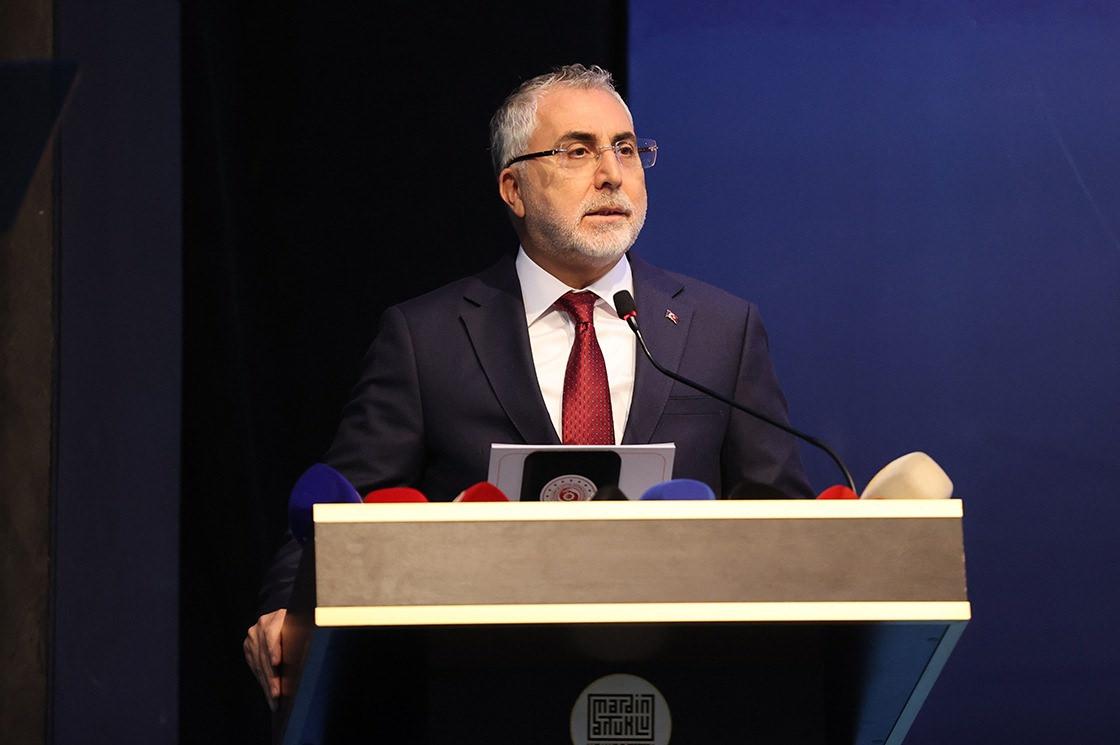 Bakan Uraloğlu: Önümüzdeki aylarda test sürüşleri için raylara indireceğiz