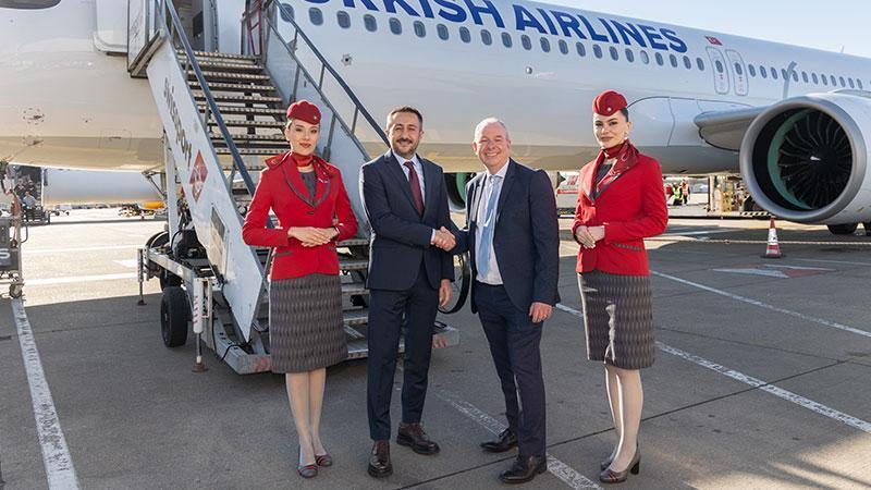 THY, Londra Stansted uçuslarına başladı