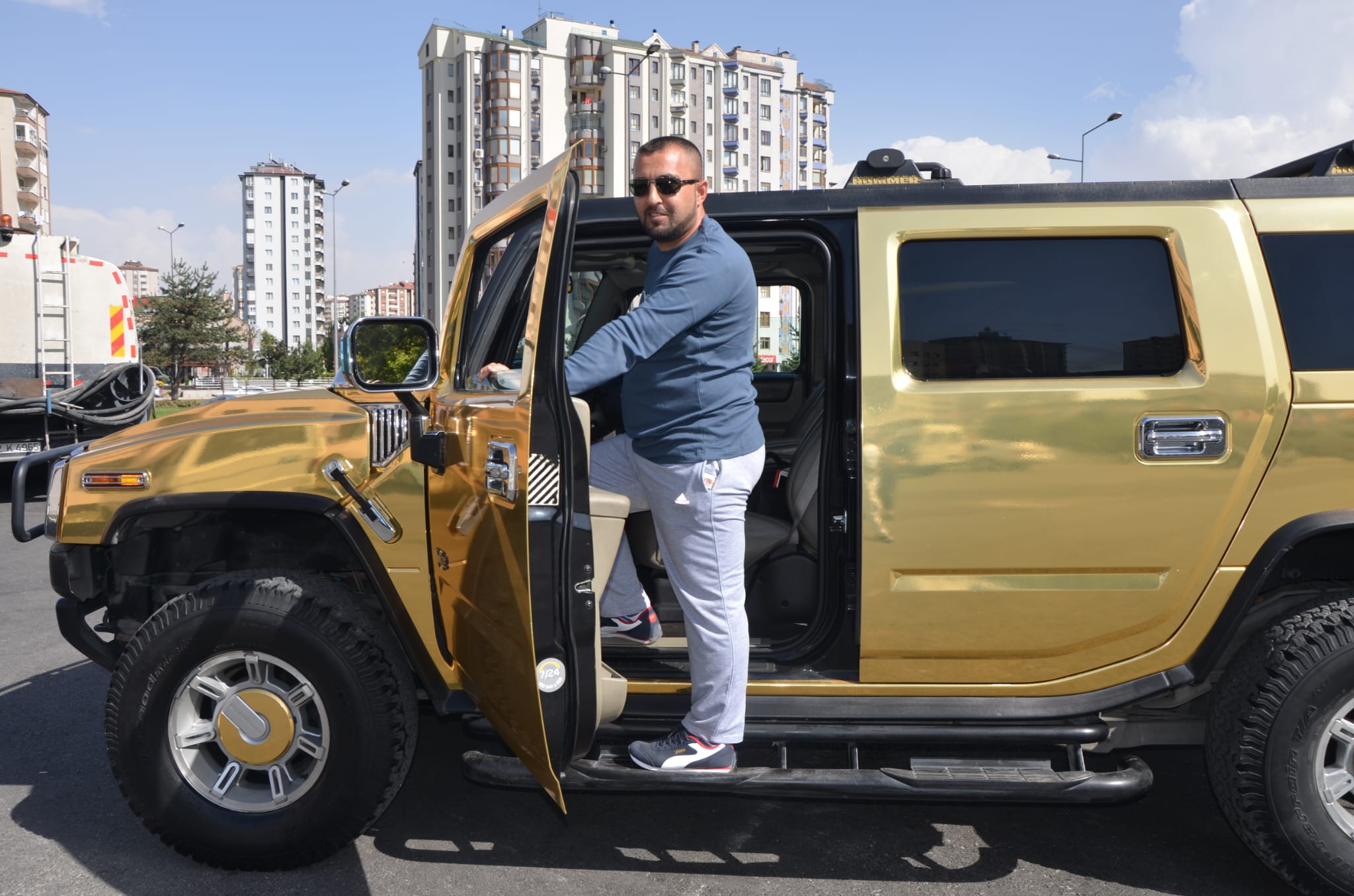 Medyum Uğur Bozkurt hakkında çarpıcı iddia: 20 yılda milyonlara dokundu, ünlülere yön verdi mi