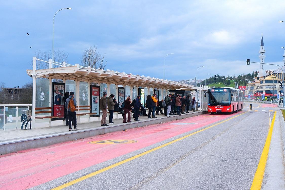 Sakarya’da metrobüs 1 yaşında: 3 milyon 650 bin yolcu taşıdı