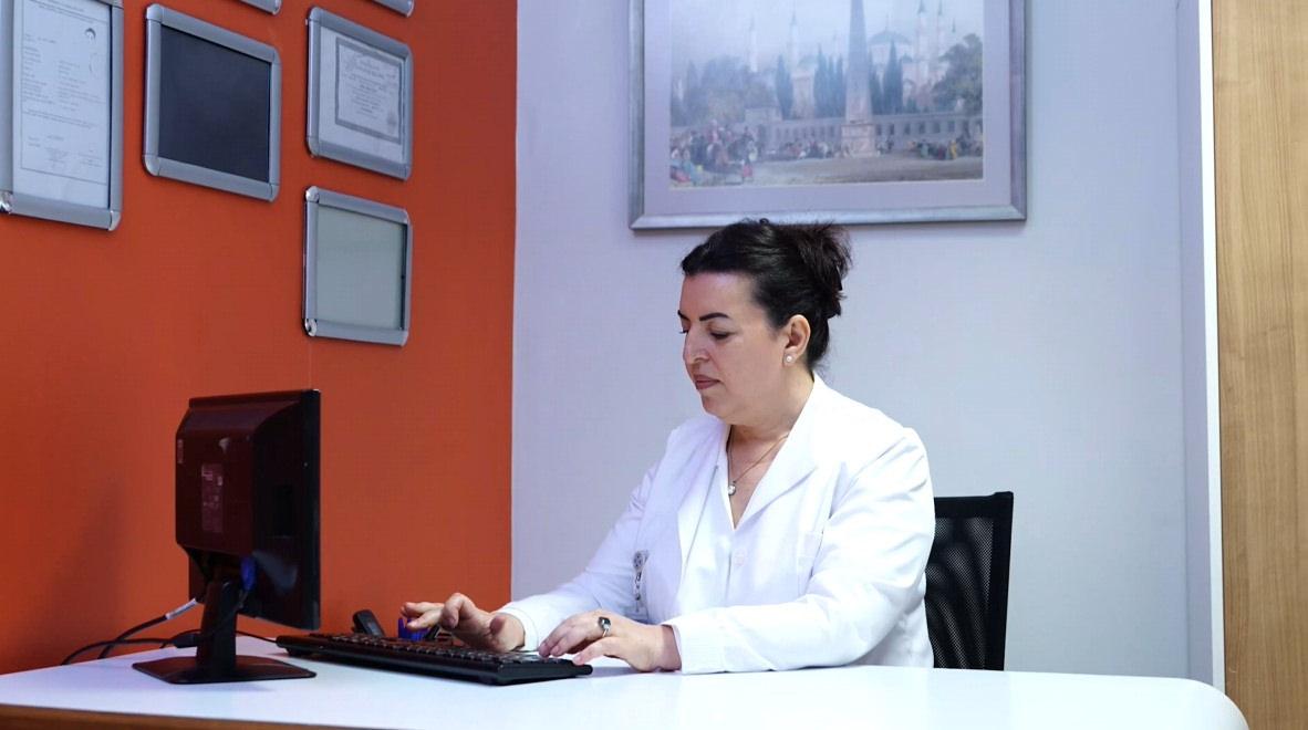 Kendi kendine takviye alanlar dikkat: Uzmanı uyarıyor!