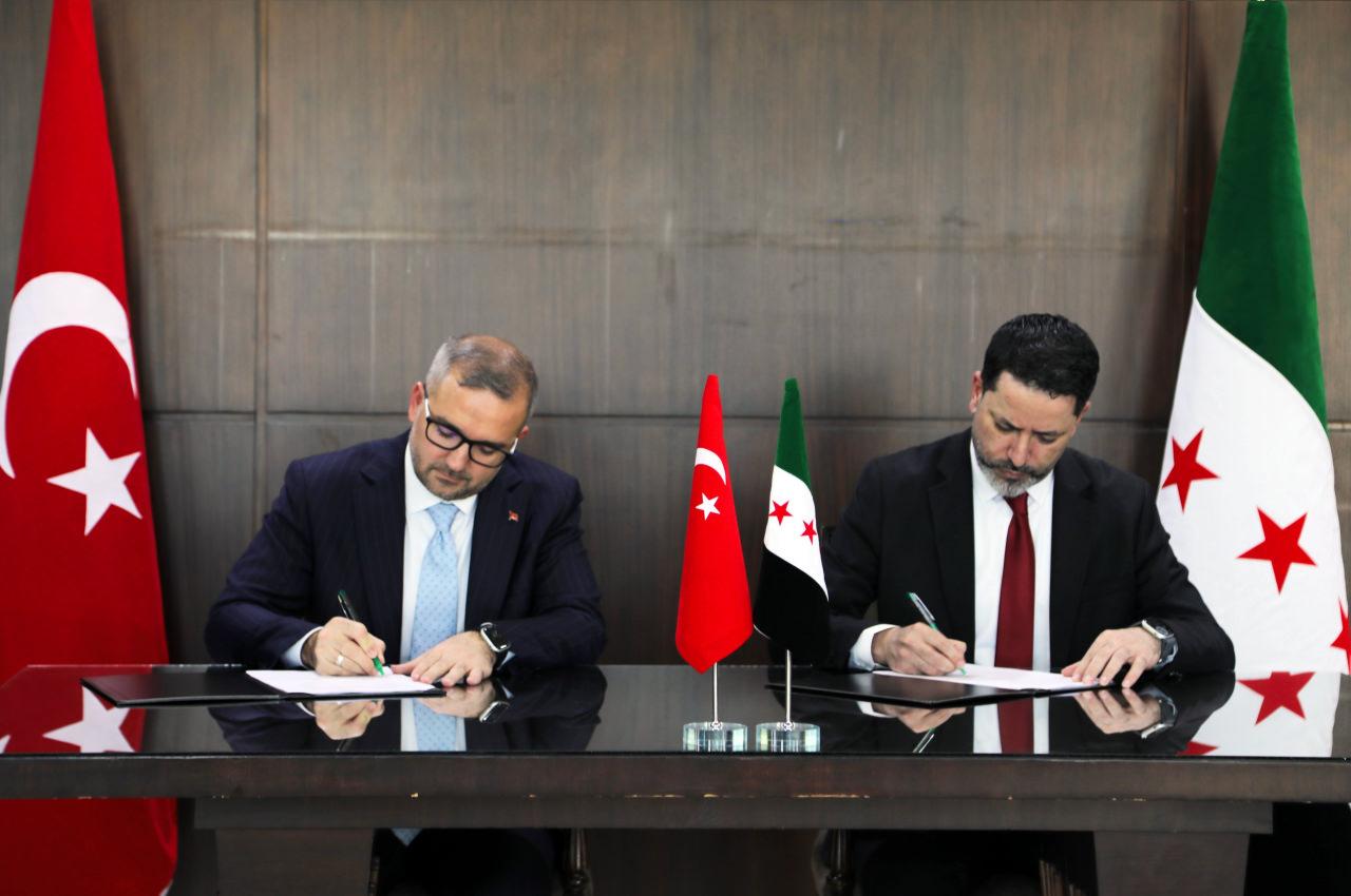 Komşu ülkeyle anlaşma sağlandı! Türk Lirası için imzalar atıldı