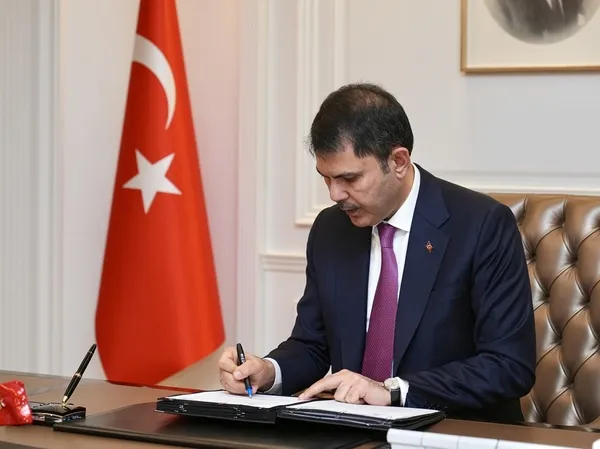 Malatya'da depremin izleri siliniyor! Esnaf kepenklerini açıyor