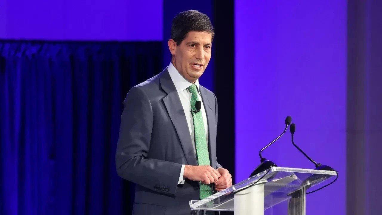 Kevin Warsh konuştu! Altın sert düştü