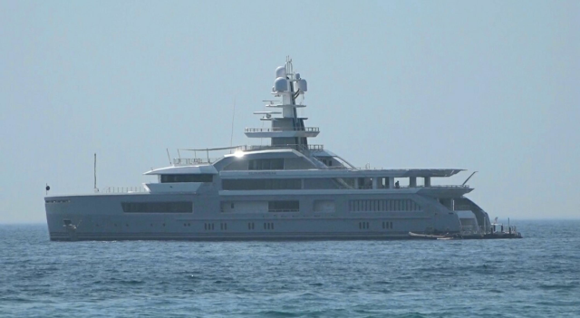 Kuşadası'na 250 milyon dolarlık mega yat demirlendi!