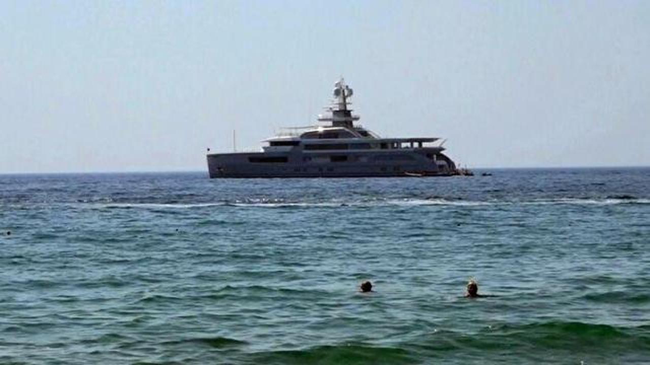 Kuşadası’na 250 milyon dolarlık mega yat demirlendi!